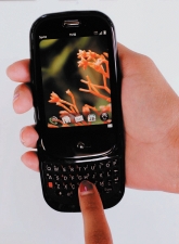 <strong> -The cell phone in the accompanying photo is a(n) ____ phone.</strong> A) intelligent B) smart C) contemporary D) cable