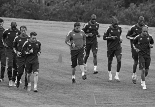 The chapter opens with an account of the World Cup soccer match and the way in which the nationality of some of the players challenges the ideas of ethnicity and nationality. How does the example later in the chapter about Argentina convey a strong sense of how soccer supports ethnicity and nationality?   A)  Soccer matches bring in huge amounts of tourist dollars. B)  Members of the Argentinian soccer team are all native Argentinians. C)  Soccer acts as a force to unify national identity. D)  Most members of the national soccer team have strong political ties.