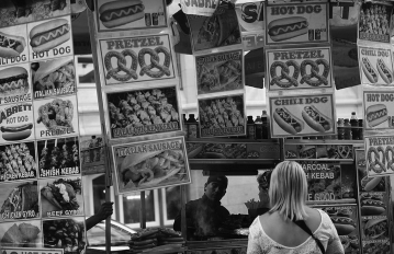 Most public health experts believe that obesity is a very real problem caused by:   A)  obese individuals having more children than non-obese individuals. B)  living in an obesogenic environment. C)  the increase of eating disorders among small children. D)  genetic problems leading to a person's inability to lose weight.