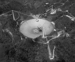 What type of telescope is shown in the image below?   