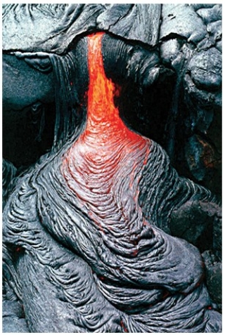 What type of volcanic eruption is probably shown in this photograph?   A) Fire fountain B) Basaltic lava flow C) Felsic lava flow D) Caldera eruption