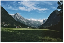 What carved this U-shaped valley?   A) a rapidly downcutting river B) a slowly downcutting river C) wind D) glacier