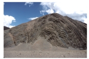 What type of structure is shown in this figure?   A) thrust fault B) anticline C) syncline D) monocline E) basin