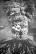 <strong>What type of volcanic eruption is shown in this photograph?  </strong> A) a lava fountain B) collapse of a volcanic dome C) a fissure eruption D) a pyroclastic column E) a volcanic mudflow <div style=padding-top: 35px> 