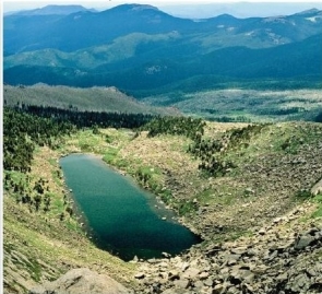   ____are small mountain lakes formed in cirques. A) Cols B) Horns C) Hanging valleys D) Arêtes E) Tarns