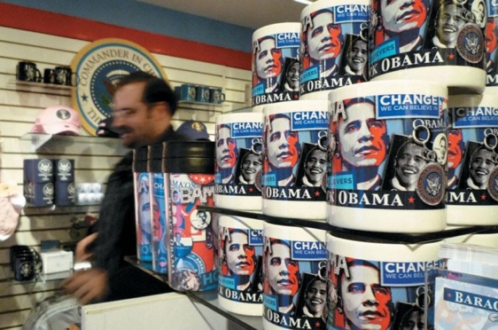 <strong> What do these images of Barack Obama in this Washington, D.C., gift shop most reveal about the 44th President of the United States of America?</strong> A) His lack of experience as a politician made his critics skeptical of his leadership as president. B) His charisma, calmness, and message of Hope led to an inspired following who voted him into office in 2008. C) His election as the first African American president led to major divisions between different sectors of the American public. D) Obama soon discovered after his election that he could please neither conservatives nor liberals.