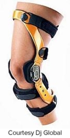 <strong>Which brace would be the most appropriate to wear for an athlete recovering from a grade 3 medial collateral ligament tear?</strong> A)   B)   C)   D)   <div style=padding-top: 35px> 