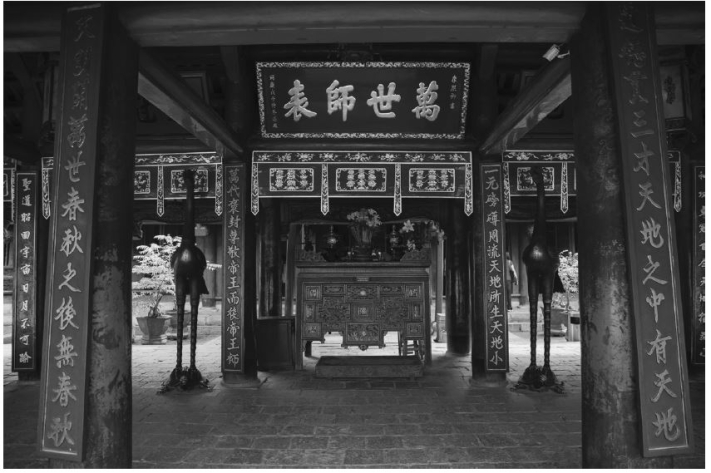 <strong> -Which of these themes of Vietnamese history is illustrated by the image of the Temple of Literature, Hanoi?</strong> A) the results of the Tay Son rebellion B) Nguyen reforms C) sinification in Vietnam D) Vietnamese imperialism