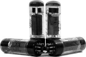   A(n) ____, shown in the figure above, is an electronic device that controls the flow of electrons in a vacuum. A) transistor B) chip C) vacuum tube D) circuit