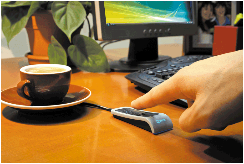   ____ involves using devices, such as the one shown in the accompanying figure, to measure biological data to identify a user. A)  Biometrics B)  Biographies C)  Biosystems D)  Bioexercises
