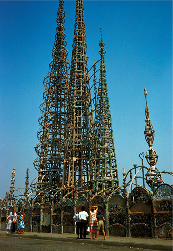 ​   Simon Rodia's Watts Tower is an example of what kind of art? A) Outsider art B) Fauvism C) Futurism D) Pointillism
