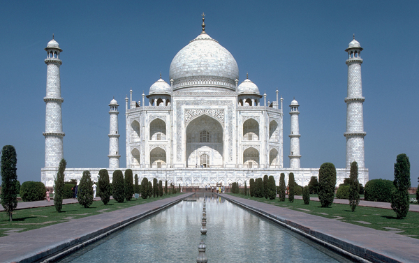 <strong> Which statement is true of the Taj Mahal 's dome?</strong> A)Dominated by a central dome, its surrounding minarets, reflecting pools, and gardens all come together into a unified visual statement. B)The dome takes its inspiration from other centrally planned buildings, in particular, the Pantheon . C)The dome was interpreted as a symbol of Paradise within Islam. D)The dome functioned as a reliquary, containing a prized relic of the prophet Mohammed.