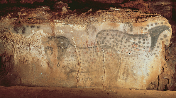 <strong> These spotted horses and negative handprints come from which Paleolithic cave?</strong> A) Lascaux B) Apollo 11 C) Pech-Merle D) Chauvet