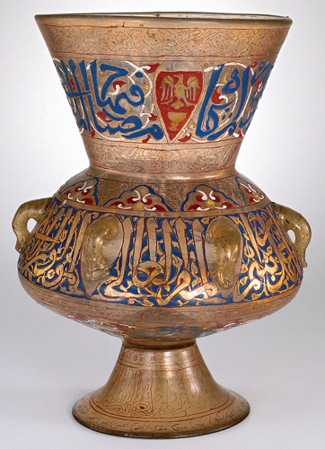 ​   What is the function of this object? A)  Drinking glass B)  Vase C)  Teapot D)  Lamp
