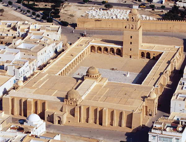 <strong> In what city is this mosque located?</strong> A) Córdoba B) Kairouan C) Cairo D) Granada