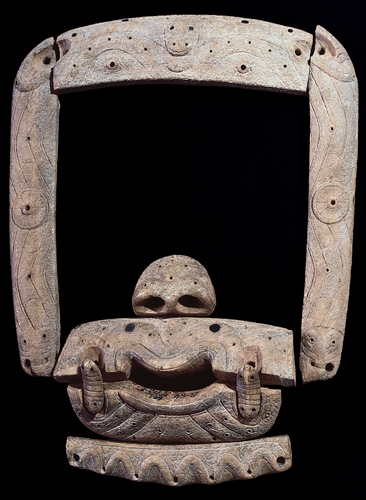 <strong> This Eskimo burial mask exemplifies what theme common to many of the early cultures of the Americas?</strong> A) Human sacrifice B) Centrality of women C) Transformation D) Hunting prowess