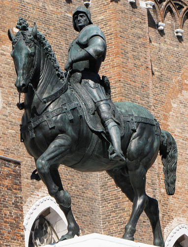 <strong> Which individual is the subject of this equestrian statue?</strong> A) Gattamelata B) Leonardo Bruni C) Girolamo Savonarola D) Bartolommeo Colleoni