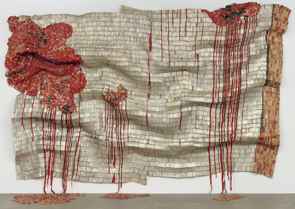 ​   What material did El Anatsui use to create his Bleeding Takari II ? A)  Mosaic glass and plastic webbing B)  Mother-of-pearl and carnelian C)  Linen and cotton D)  Bottle caps and aluminum cans