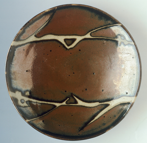 <strong> Which leading figure in the folk art movement of modern Japan created this work?</strong> A) Jiro Yoshihara B) Hamada Shoji C) Okakura Kakuzo D) Kano Hogai