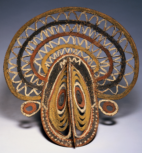 <strong> Who would have worn this Abelam mask?</strong> A) Eldest women B) Uninitiated males C) Canoe prow D) Long yams