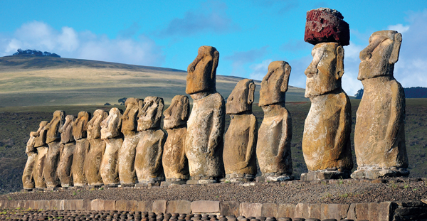 <strong> How many moai figures have been documented on the island of Rapa Nui?</strong> A) 10,000 B) 200 C) 50 D) 1,000