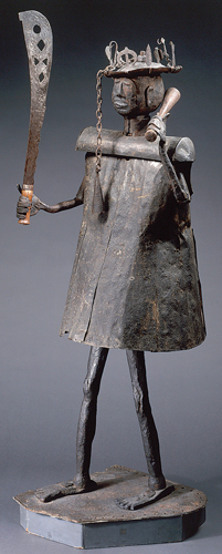 <strong> King Glele of the Fon people commissioned which artist to make this life-size iron warrior figure (Gu?)?</strong> A) Atta Kwami B) Romuald Hazoumè C) Akati Akpele Kendo D) Nakunte Diarra