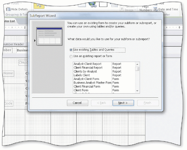   The SubReport Wizard displays in the accompanying figure. To ensure that the wizard guides you through the process of adding a subreport, make sure the _____ button is selected. A)  Wizard B)  Wizards & Tools C)  Select Wizard D)  Use Control Wizards